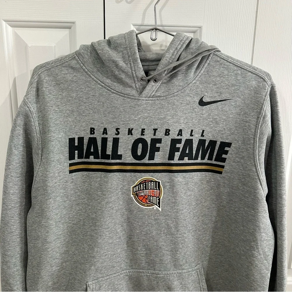 Nike Basketball Hall of Fame Hoodie - Picture 2 of 8
